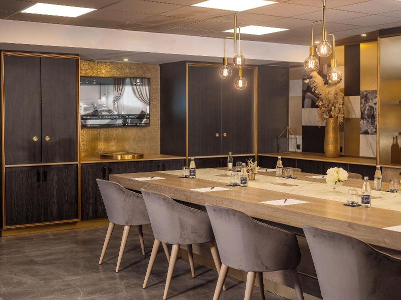 Niepce Paris Curio Collection By Hilton - Toplantı