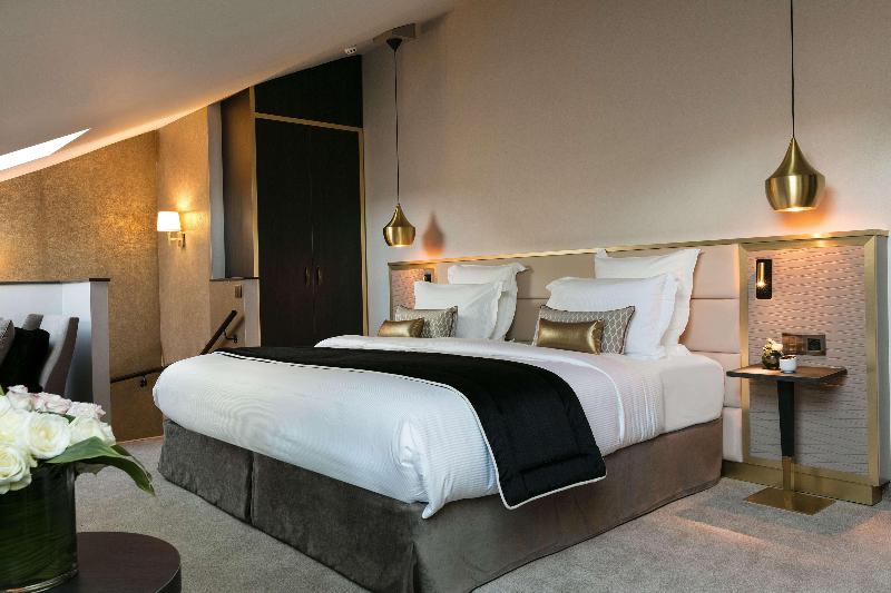 Niepce Paris Curio Collection By Hilton - Oda