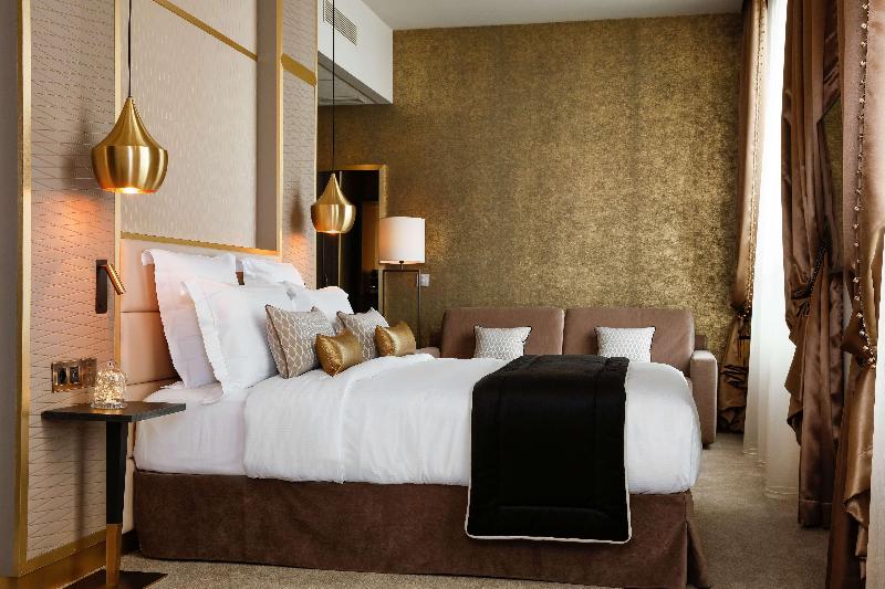 Niepce Paris Curio Collection By Hilton - Oda