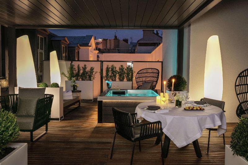 Niepce Paris Curio Collection By Hilton - Oda