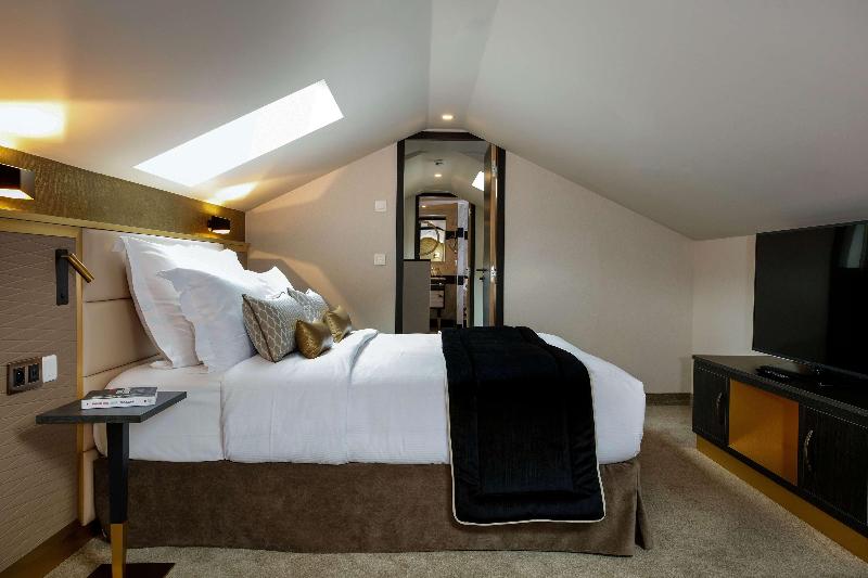 Niepce Paris Curio Collection By Hilton - Oda