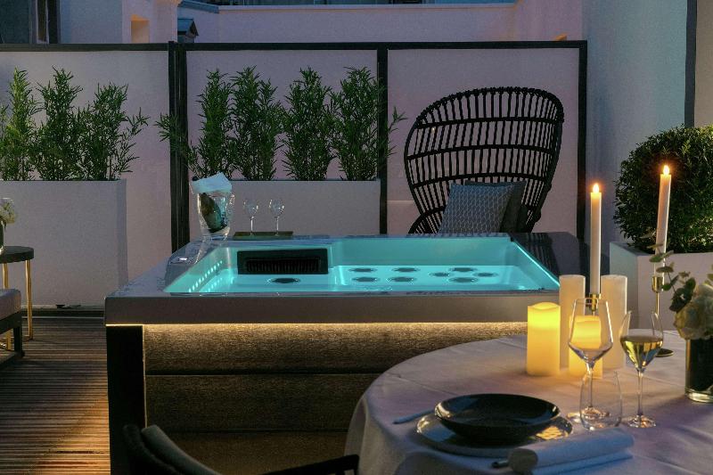 Niepce Paris Curio Collection By Hilton - Oda