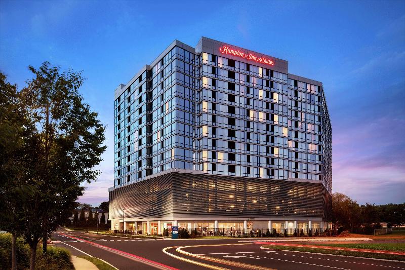 Hampton Inn & Suites Teaneck Glenpointe - Genel