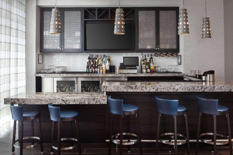 Homewood Suites by Hilton Teaneck Glenpointe - Bar