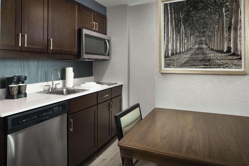 Homewood Suites by Hilton Teaneck Glenpointe - Oda