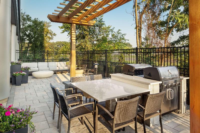 Homewood Suites by Hilton Teaneck Glenpointe - Restoran