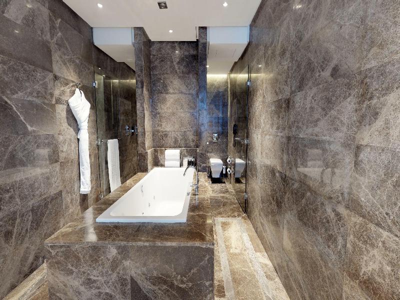 The Hotel Galleria Jeddah, Curio Collection by Hil - Oda