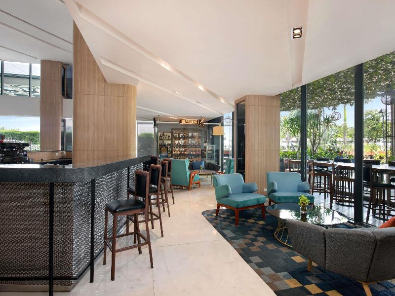 Novotel Samator Surabaya Timur - Bar