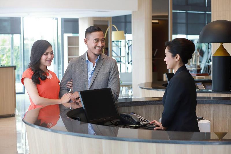 Novotel Samator Surabaya Timur - Lobi