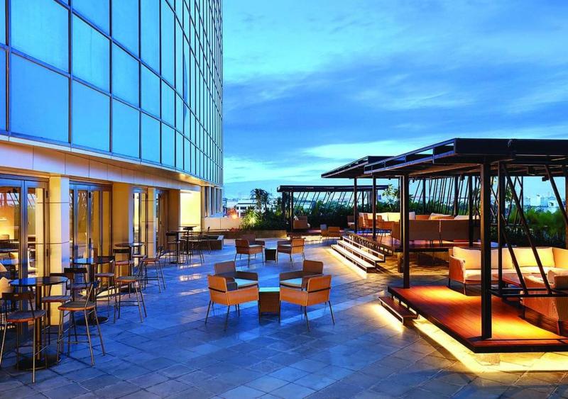 Novotel Samator Surabaya Timur - Teras