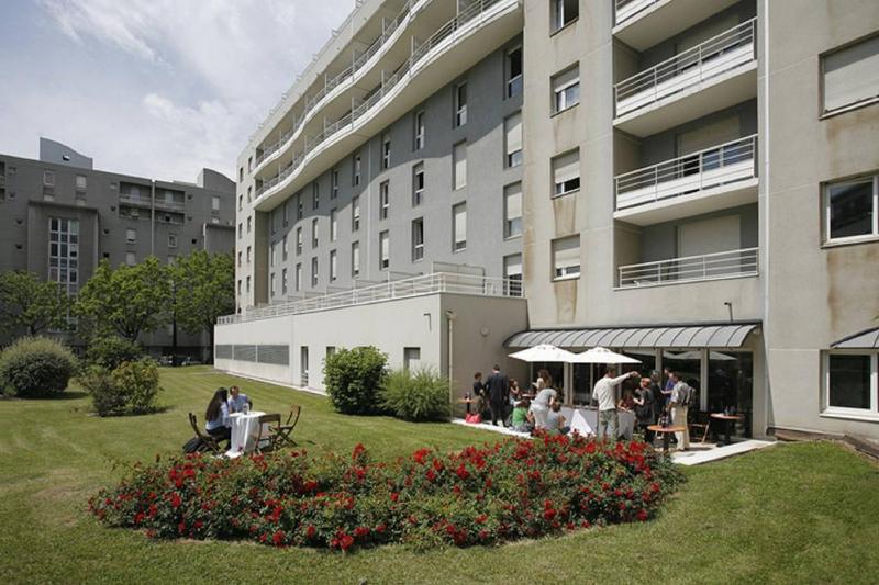 Sejours & affaires Marie Curie - Genel