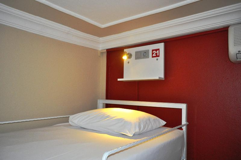 Antique Hostel - Oda