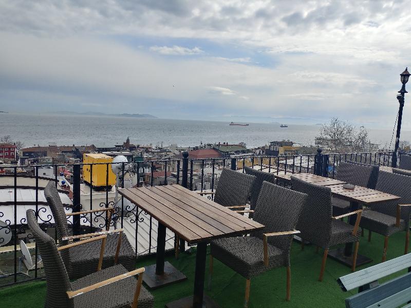 Antique Hostel - Teras