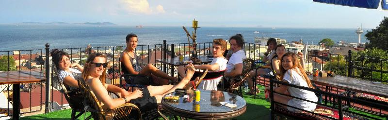 Antique Hostel - Teras