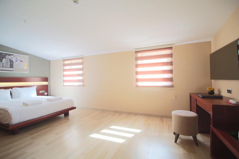 Park by Clover Hotel - Genel