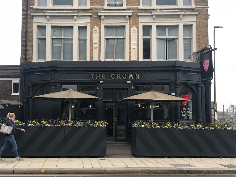 Publove The Crown - Genel