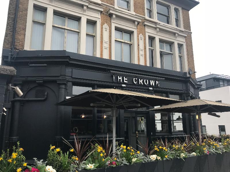 Publove The Crown - Genel