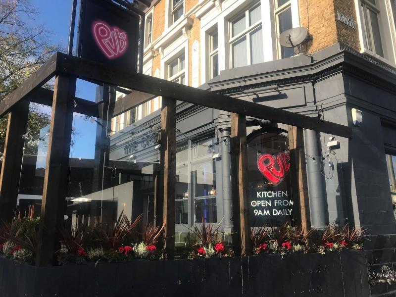 Publove The Crown - Genel