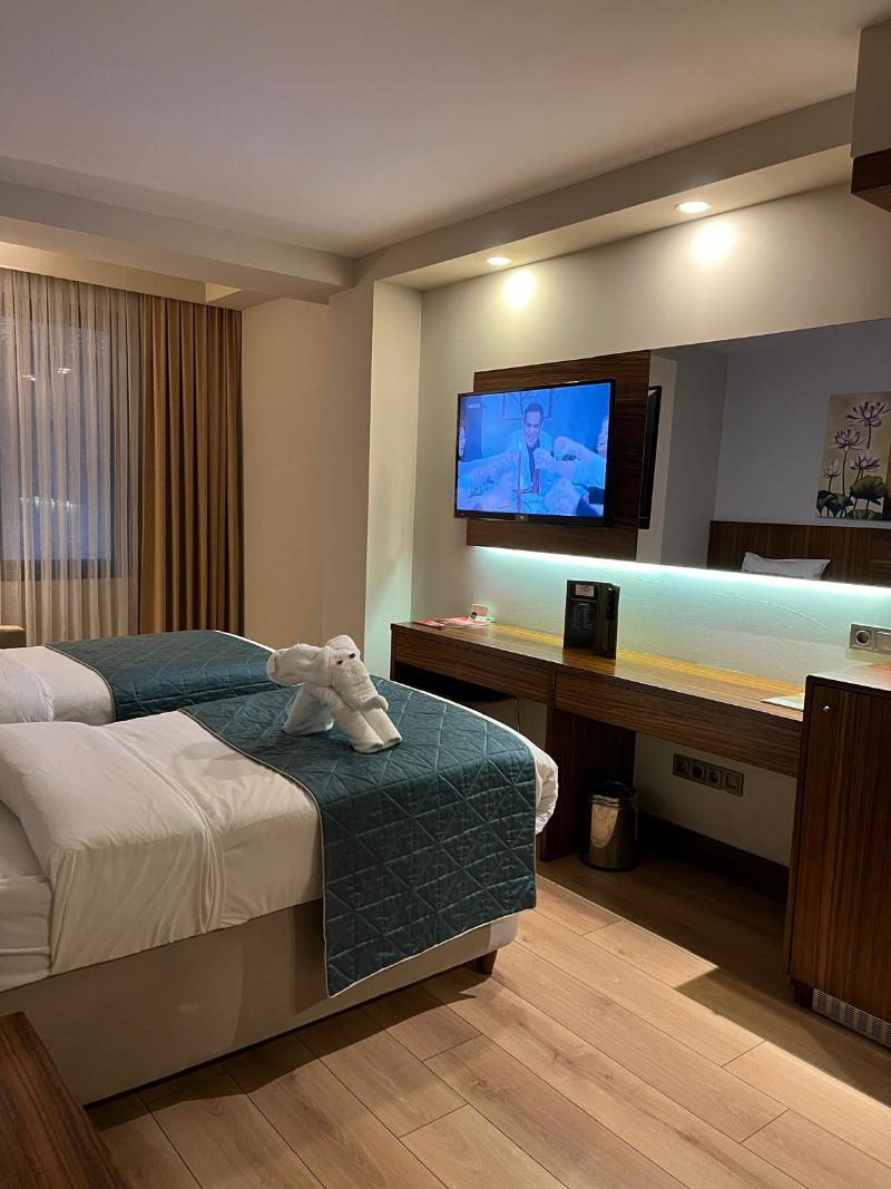 The White Orient Hotel - Oda