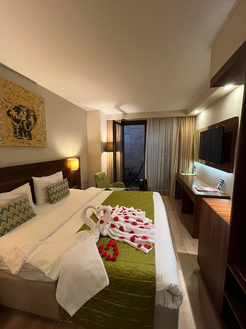 The White Orient Hotel - Oda