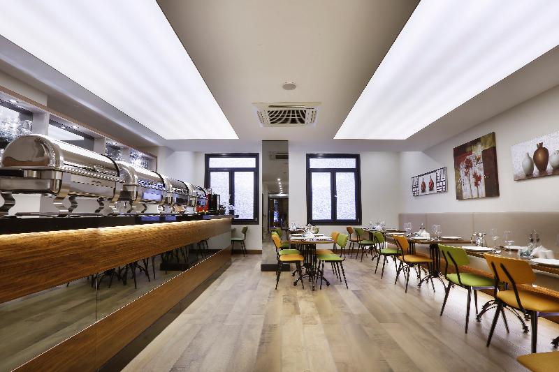 The White Orient Hotel - Restoran