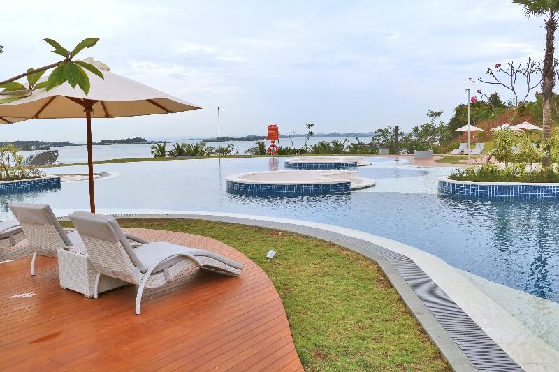 HARRIS Resort Barelang Batam - Havuz