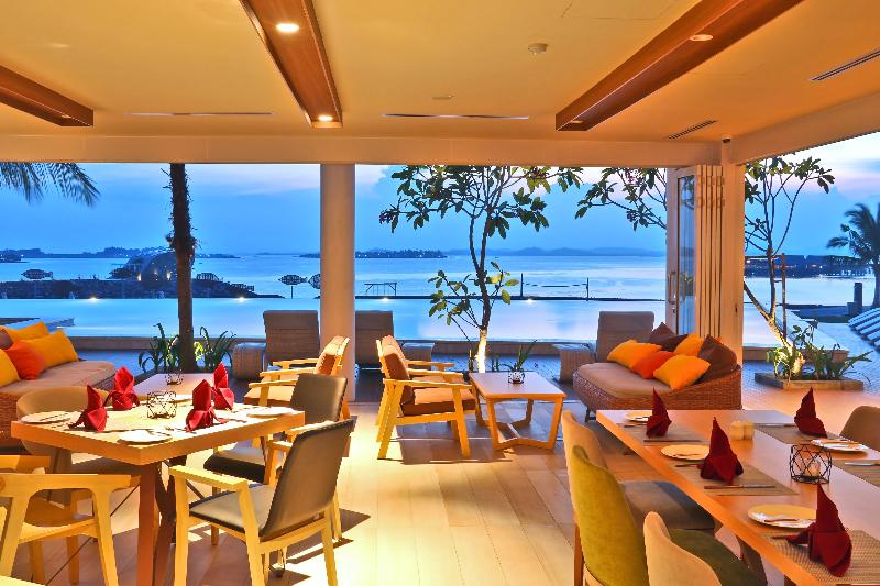 HARRIS Resort Barelang Batam - Restoran