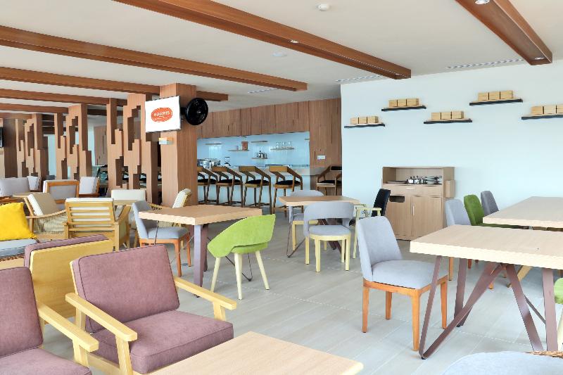 HARRIS Resort Barelang Batam - Restoran