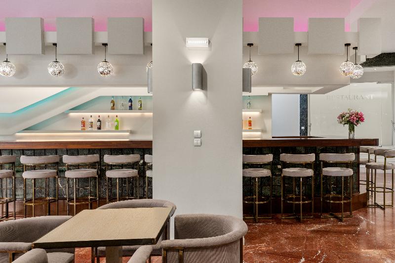 Calamos Beach Family Club Hotel - Bar