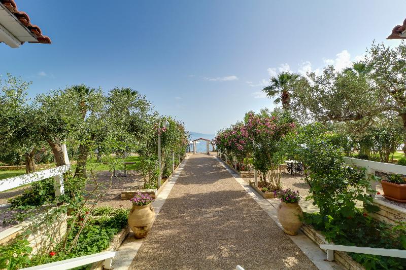 Calamos Beach Family Club Hotel - Genel
