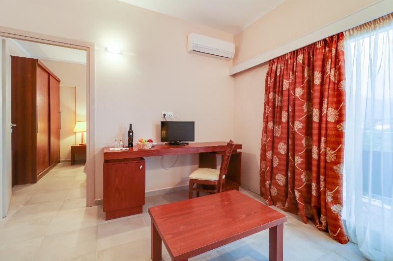 Calamos Beach Family Club Hotel - Oda