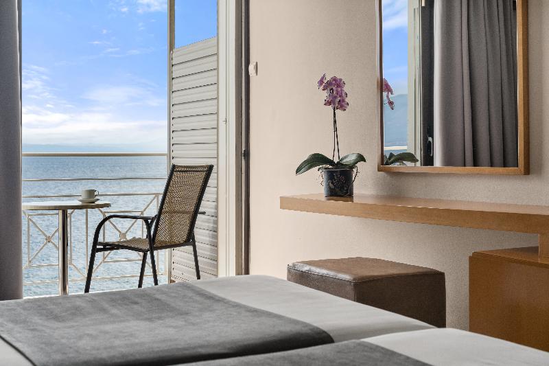 Calamos Beach Family Club Hotel - Oda
