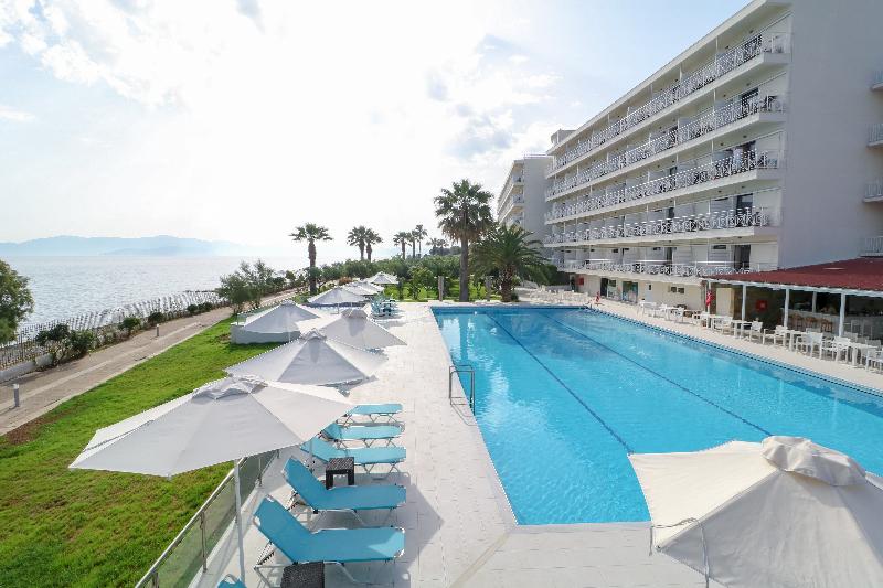 Calamos Beach Family Club Hotel - Havuz