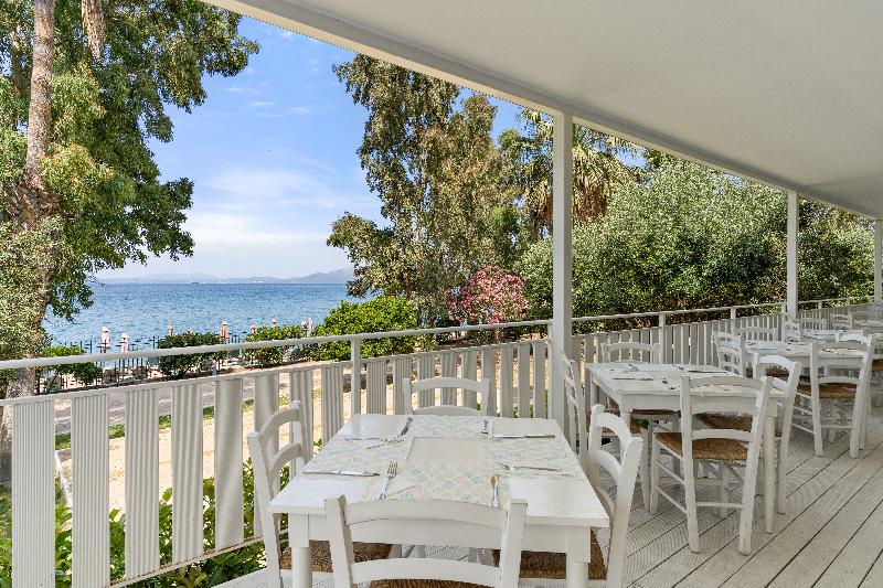 Calamos Beach Family Club Hotel - Restoran