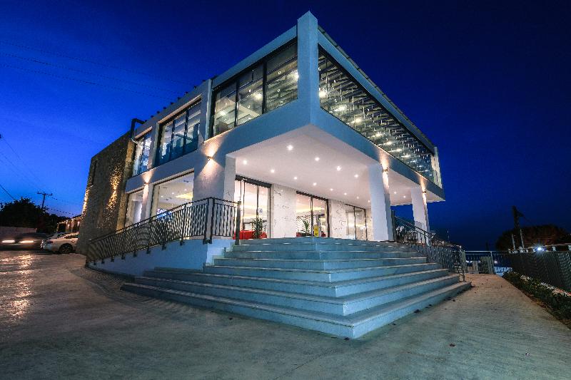 Cavo Orient Beach Hotel & Suites - Lobi