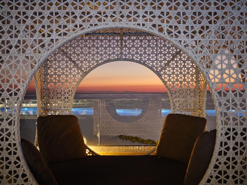 Cavo Orient Beach Hotel & Suites - Genel