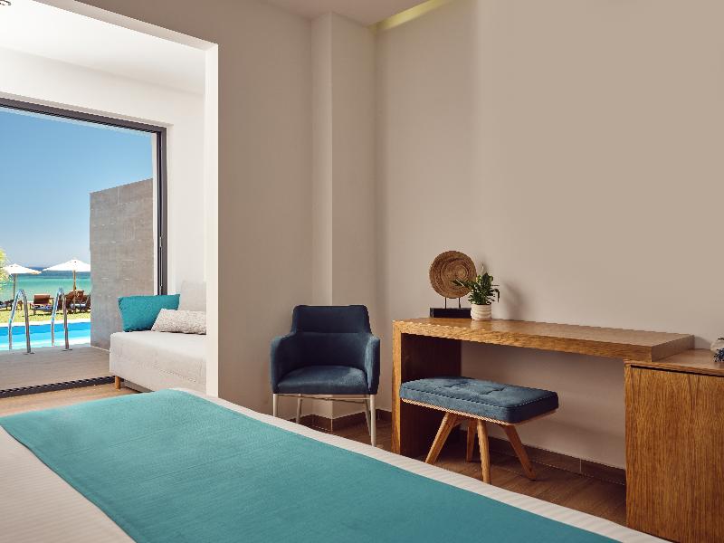 Cavo Orient Beach Hotel & Suites - Oda