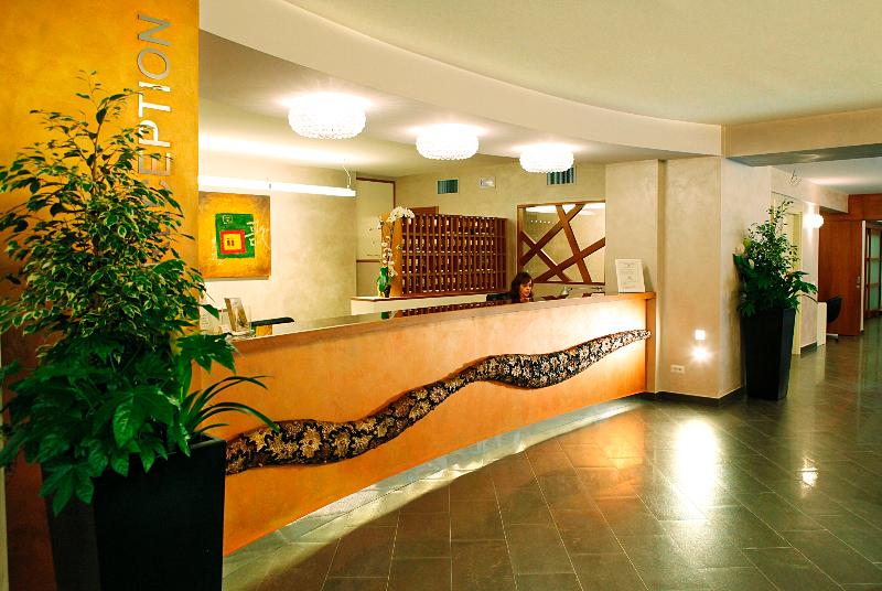 Hotel Monte Rosa - Lobi