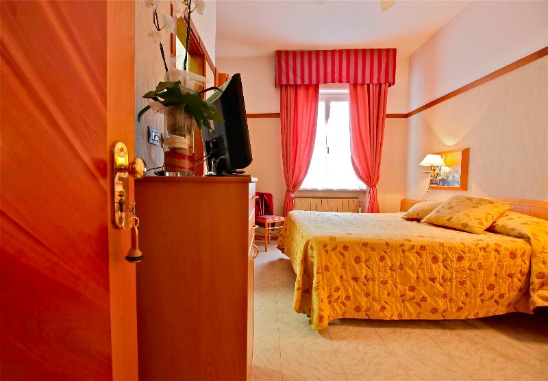 Hotel Monte Rosa - Oda