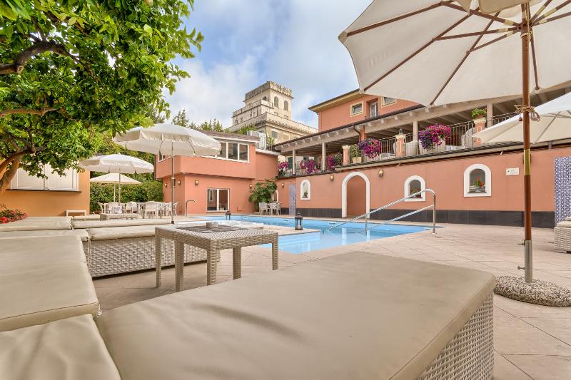 Hotel Monte Rosa - Havuz