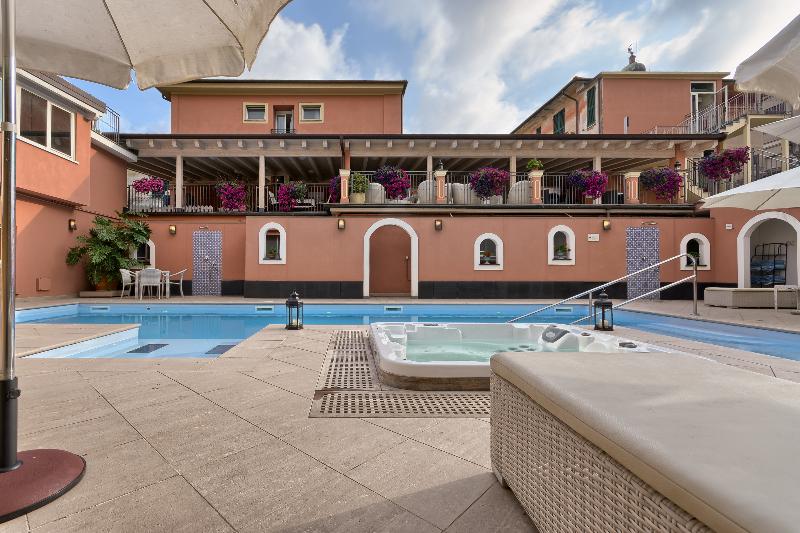 Hotel Monte Rosa - Havuz