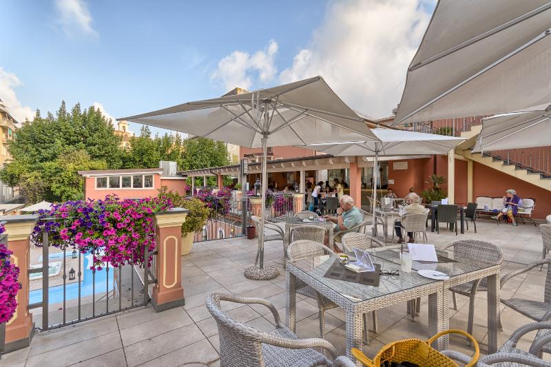 Hotel Monte Rosa - Teras