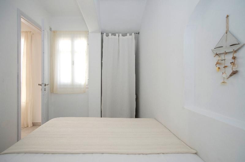 Cleopatra Homes - Oda