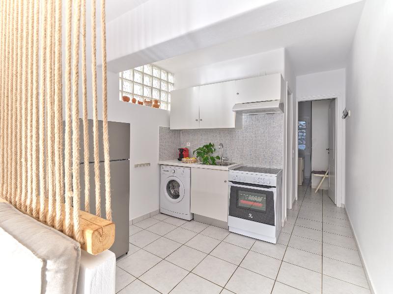 Cleopatra Homes - Oda