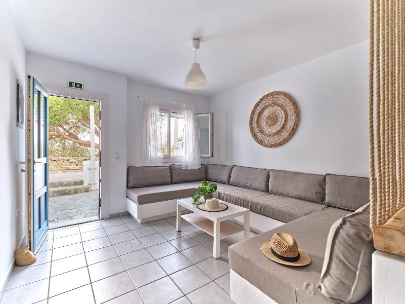 Cleopatra Homes - Oda