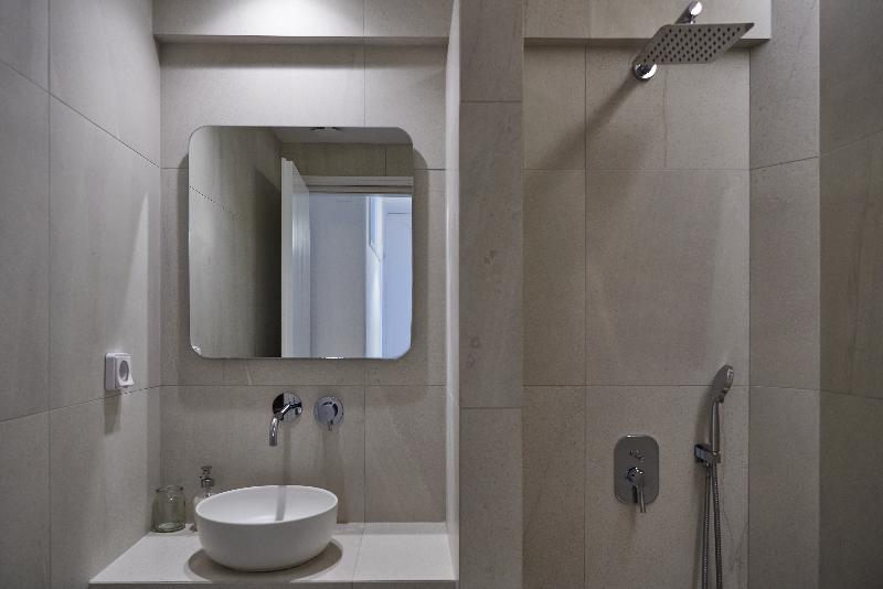 Cleopatra Homes - Oda