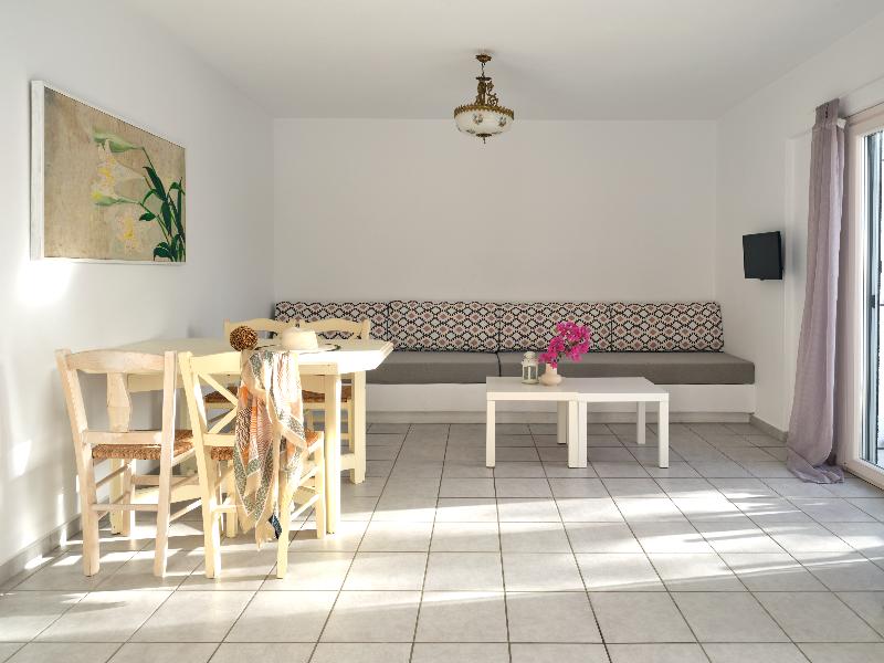 Cleopatra Homes - Oda