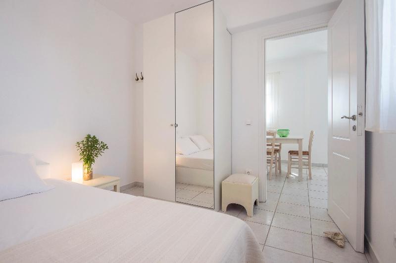 Cleopatra Homes - Oda