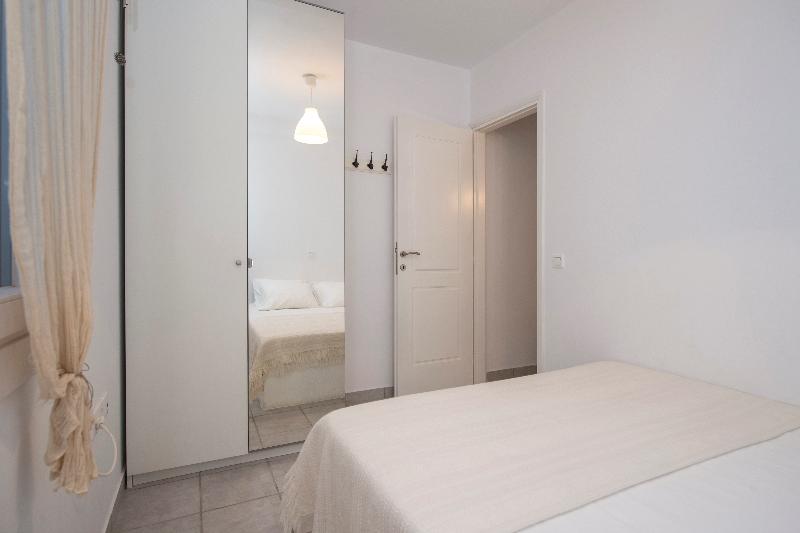 Cleopatra Homes - Oda