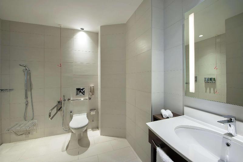 Hampton by Hilton Dubai Airport - Oda